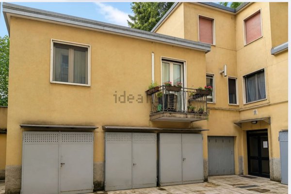 appartamento in affitto a Milano in zona Lorenteggio