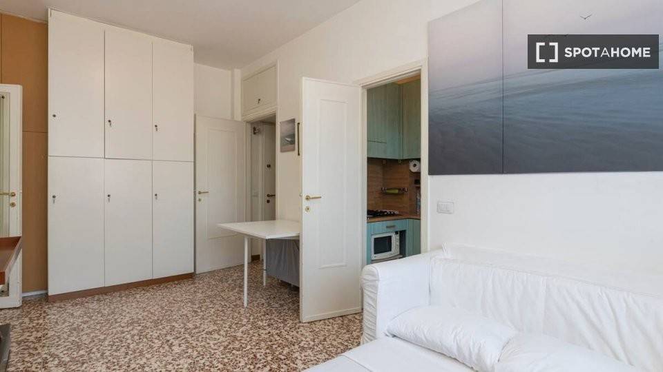 appartamento in affitto a Milano in zona Famagosta