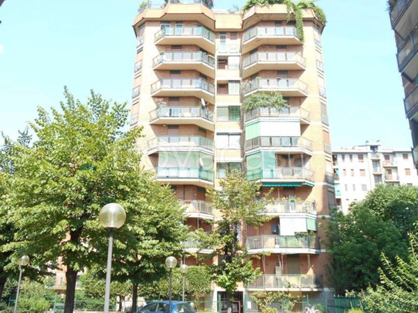 appartamento in affitto a Milano in zona Lorenteggio