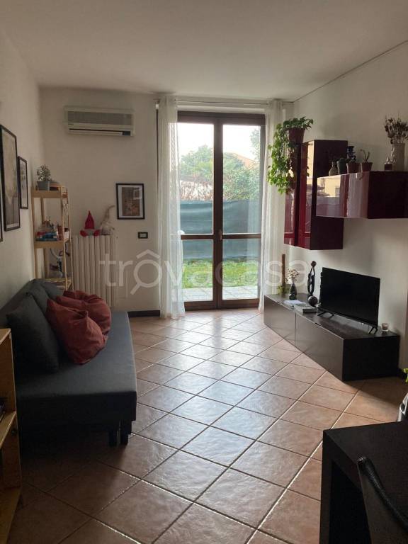 appartamento in affitto a Motta Visconti