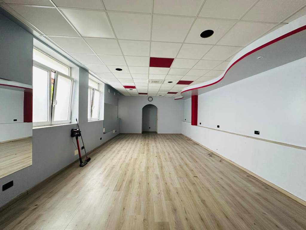 locale commerciale in affitto a Nerviano