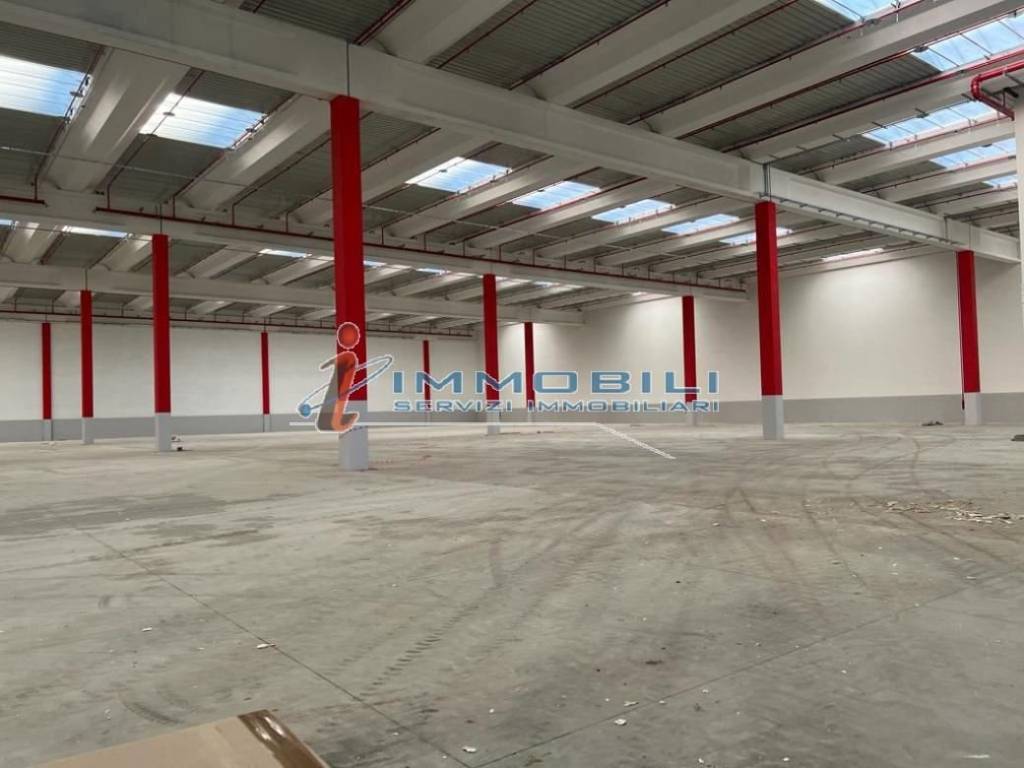 locale commerciale in affitto a Novate Milanese