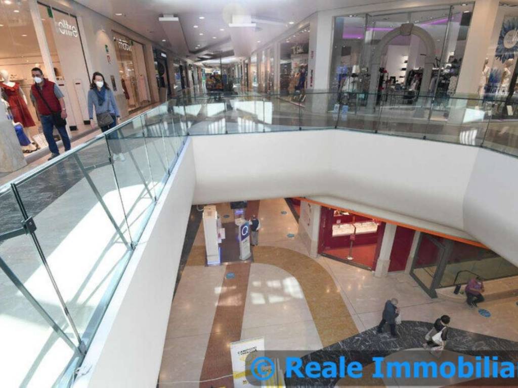 negozio in affitto a Novate Milanese