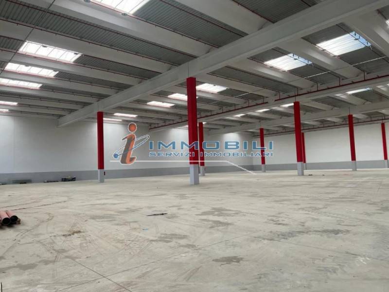 locale di sgombero in affitto a Novate Milanese