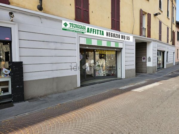 negozio in affitto a Novate Milanese
