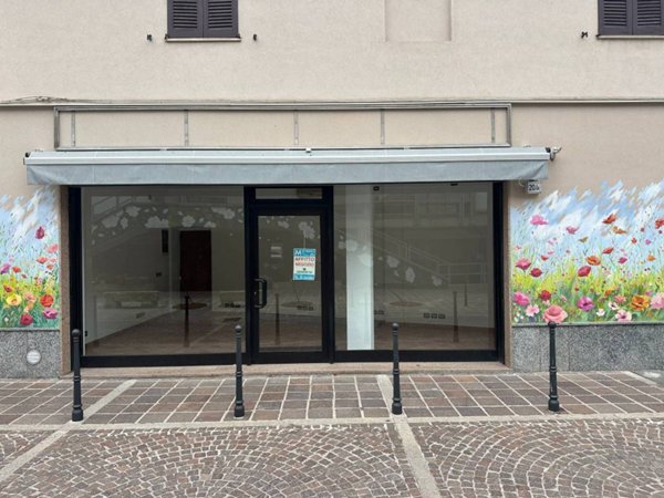 negozio in affitto a Novate Milanese