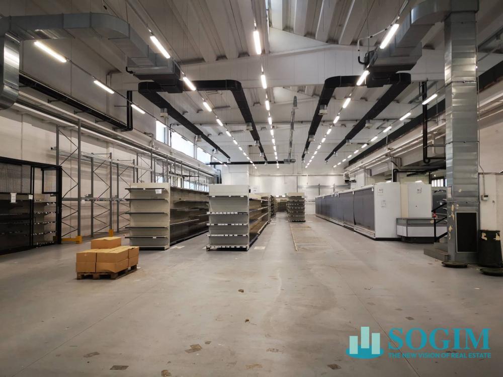 capannone in affitto a Novate Milanese