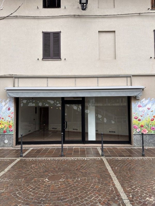 negozio in affitto a Novate Milanese