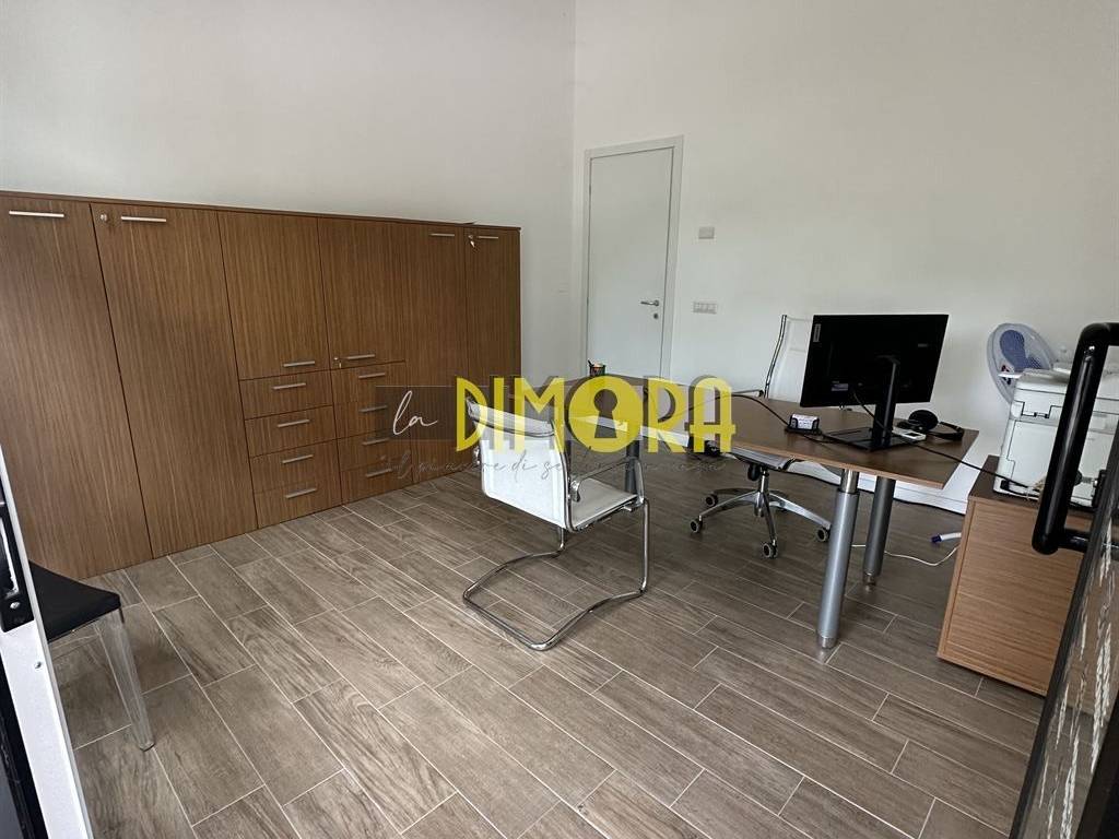 negozio in affitto a Novate Milanese