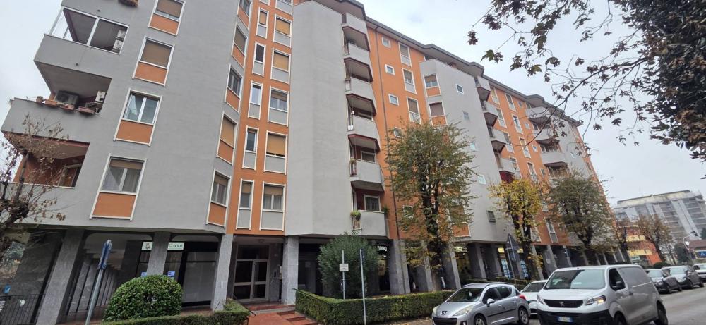 ufficio in affitto ad Opera