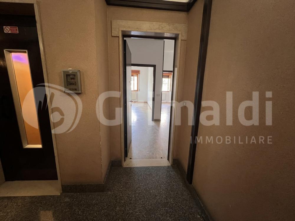 ufficio in affitto ad Opera