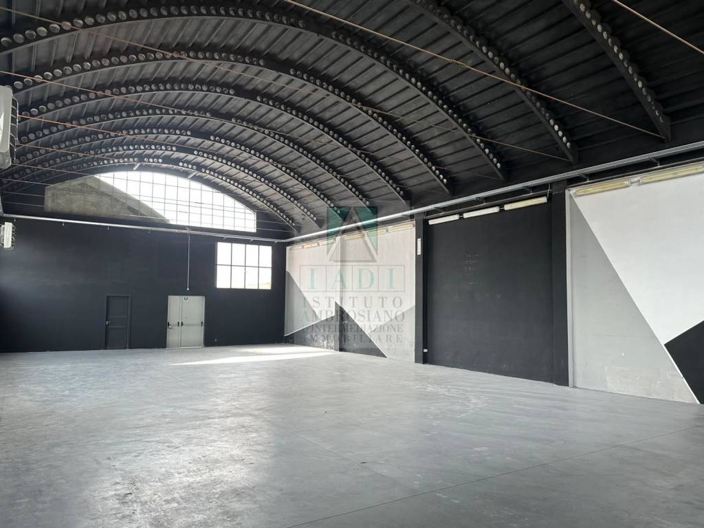 locale commerciale in affitto ad Opera