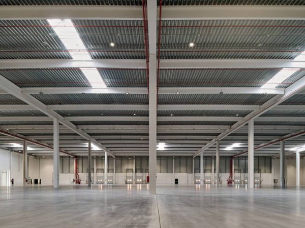 locale commerciale in affitto ad Opera