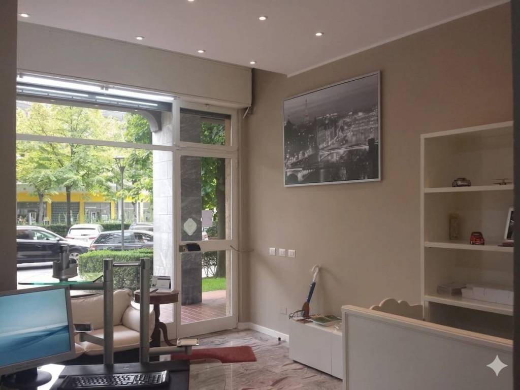 negozio in affitto ad Opera