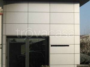 locale commerciale in affitto ad Opera