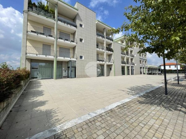 negozio in affitto ad Ossona