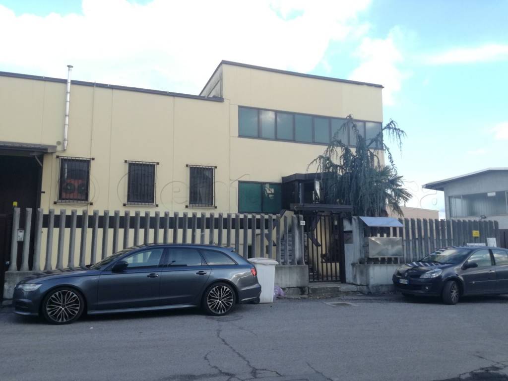 ufficio in affitto ad Ossona in zona Asmonte