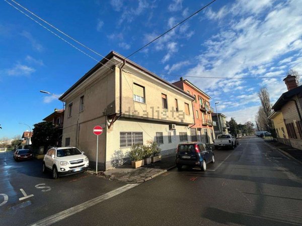 locale di sgombero in affitto a Paderno Dugnano in zona Calderara
