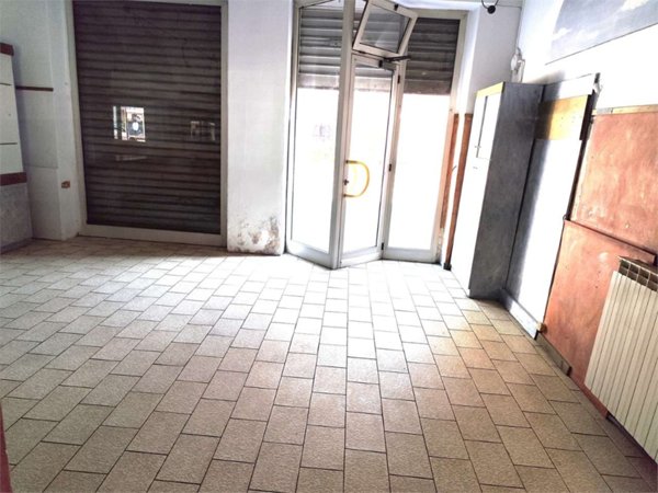 negozio in affitto a Paderno Dugnano in zona Cassina Amata
