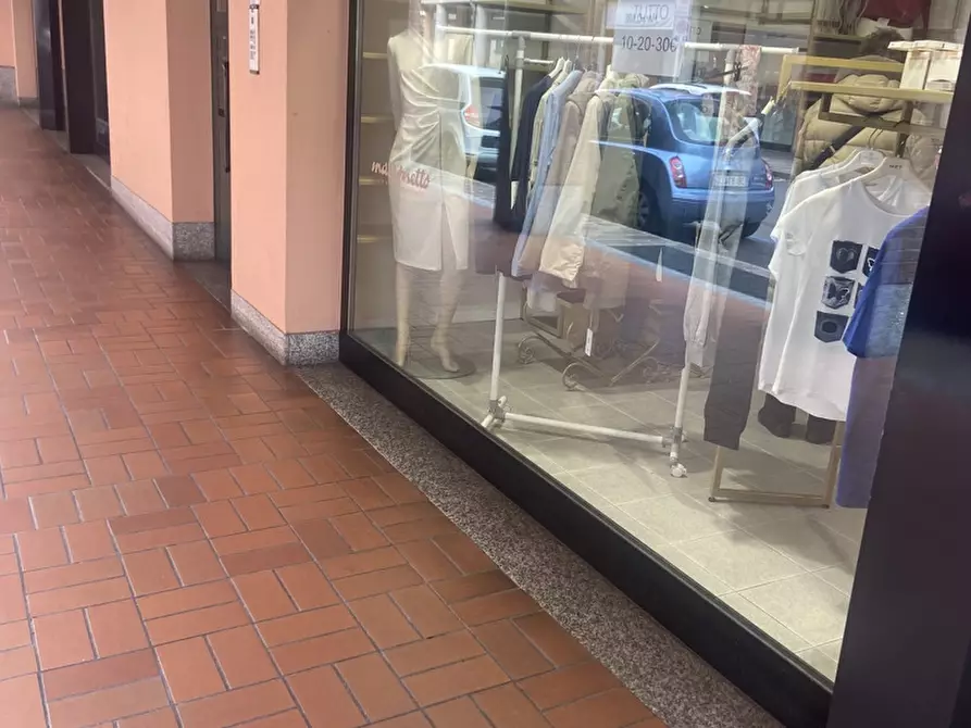 negozio in affitto a Paderno Dugnano