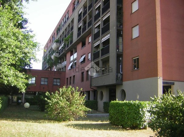 negozio in affitto a Paderno Dugnano