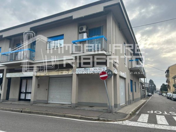 negozio in affitto a Paderno Dugnano