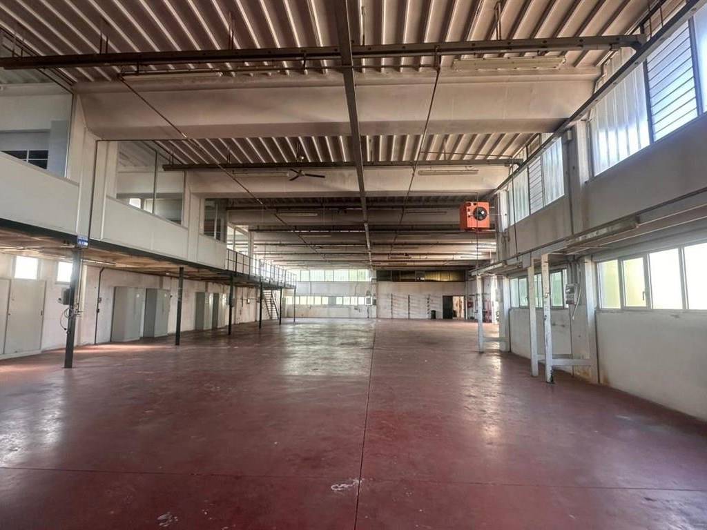 locale commerciale in affitto a Paderno Dugnano