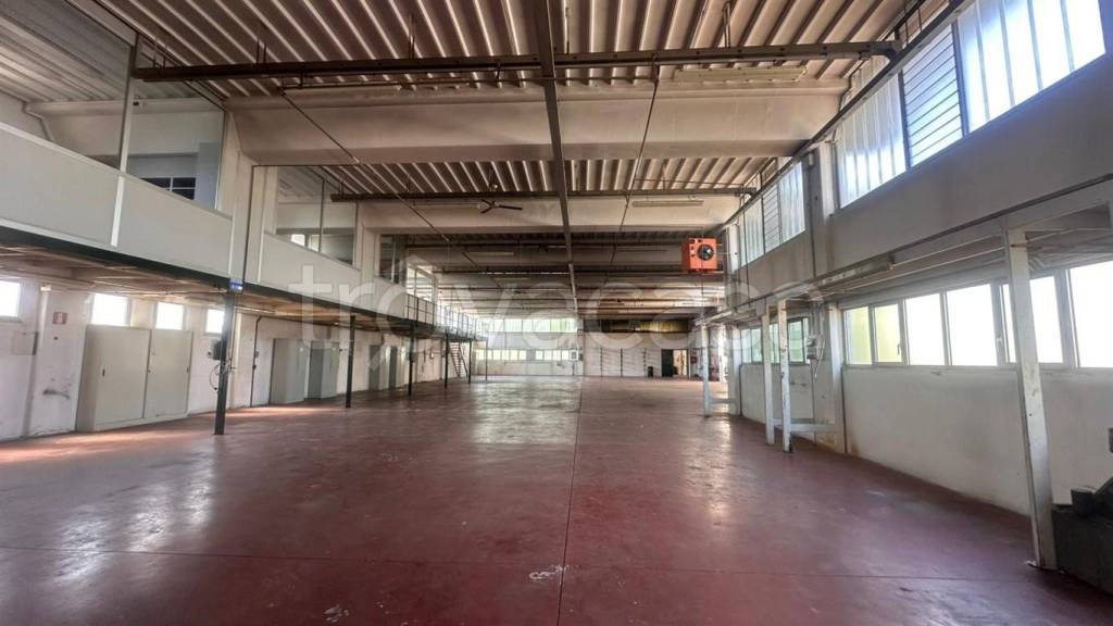 locale commerciale in affitto a Paderno Dugnano