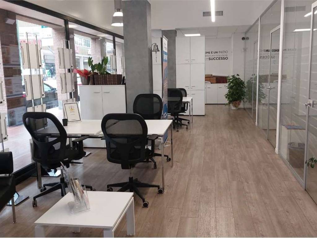 ufficio in affitto a Paderno Dugnano