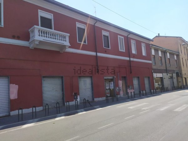 negozio in affitto a Paderno Dugnano