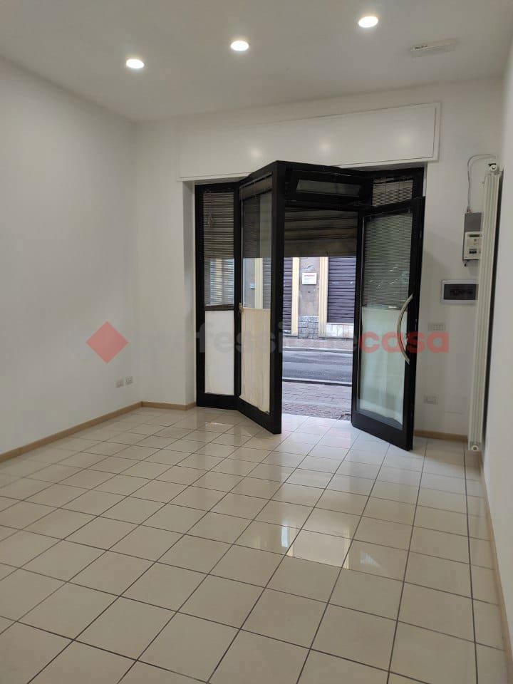 negozio in affitto a Paderno Dugnano