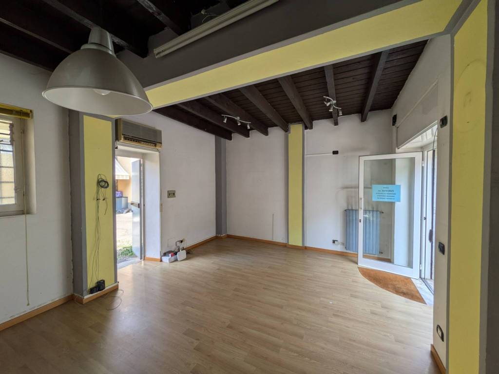 negozio in affitto a Paderno Dugnano