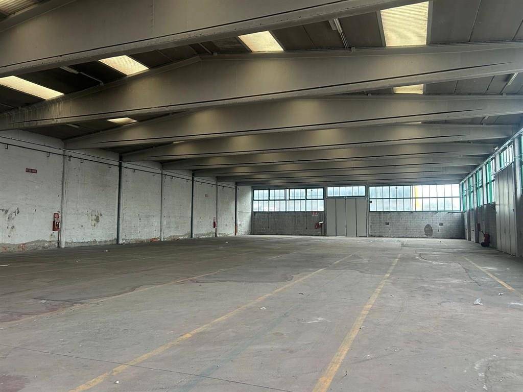 locale commerciale in affitto a Paderno Dugnano in zona Calderara