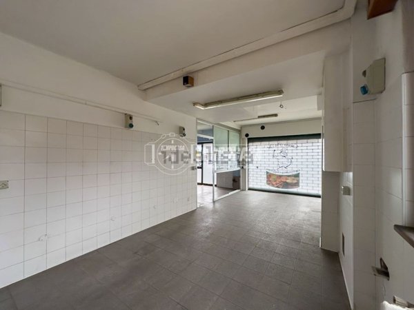 locale commerciale in affitto a Paderno Dugnano