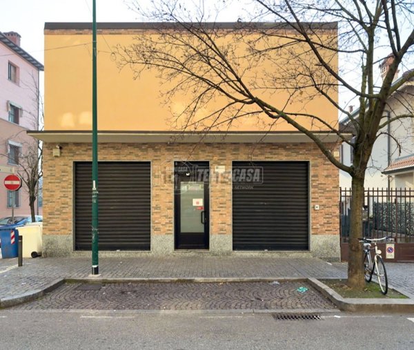 locale commerciale in affitto a Paderno Dugnano