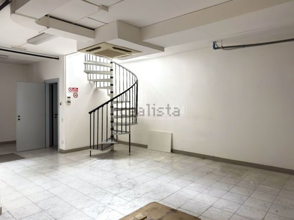 locale commerciale in affitto a Paderno Dugnano
