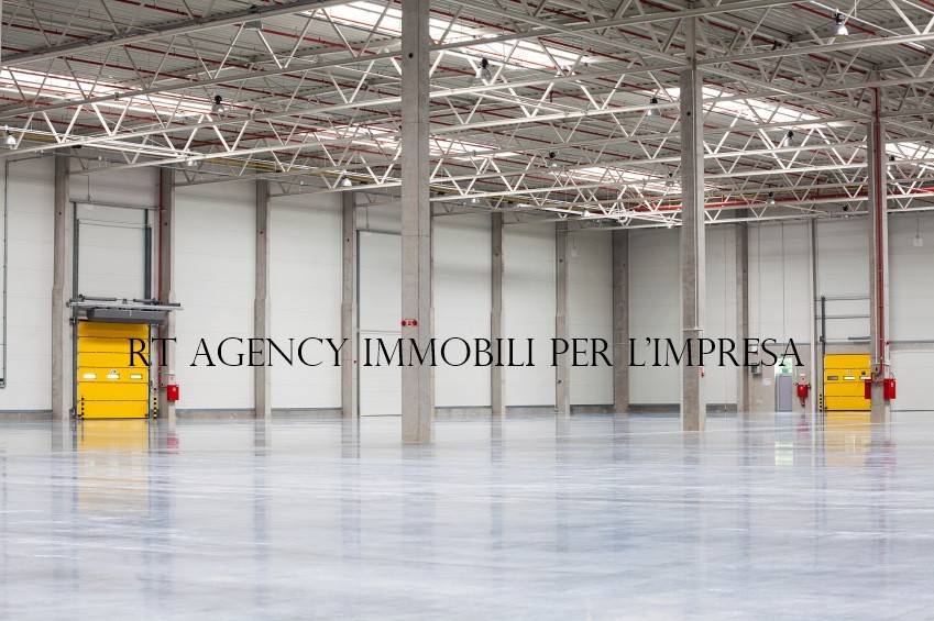 locale commerciale in affitto a Paderno Dugnano