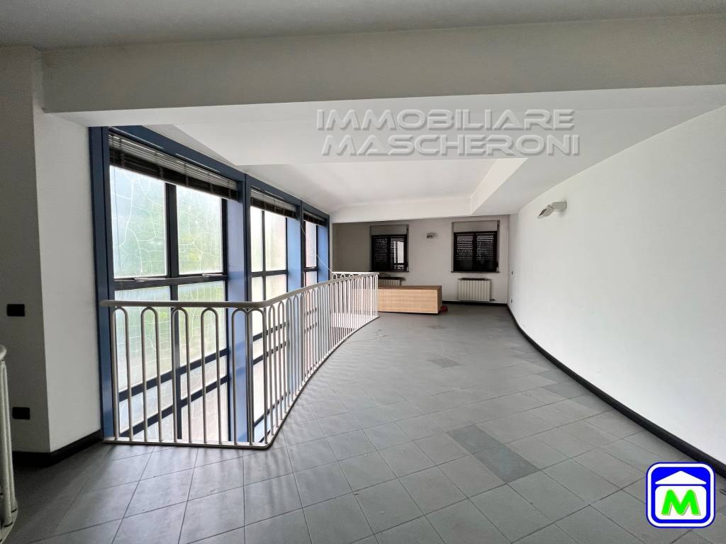 negozio in affitto a Paderno Dugnano