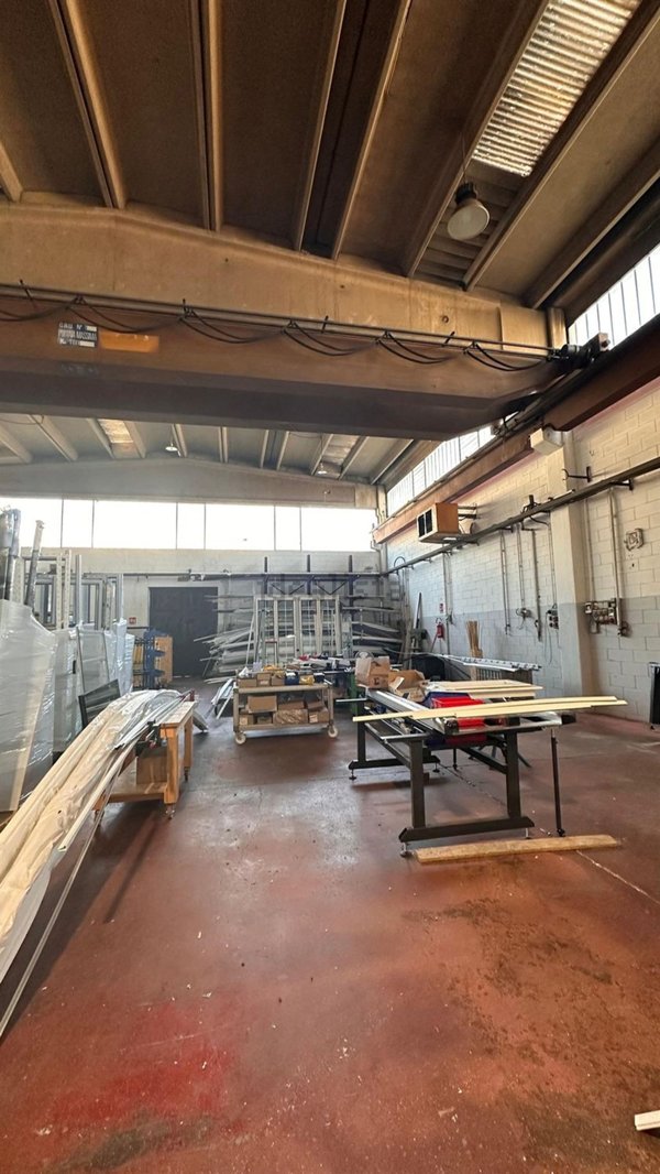 capannone in affitto a Paderno Dugnano