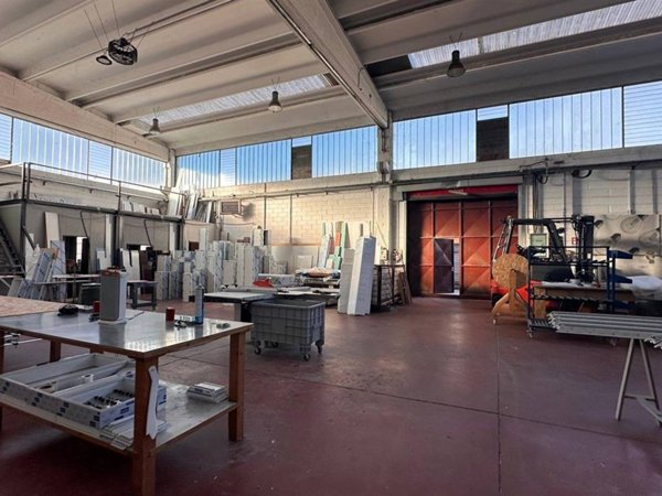 locale commerciale in affitto a Paderno Dugnano in zona Palazzolo Milanese