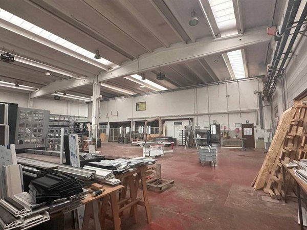 locale commerciale in affitto a Paderno Dugnano in zona Palazzolo Milanese