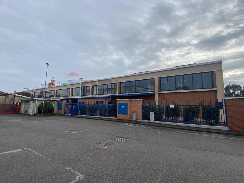 locale commerciale in affitto a Paderno Dugnano