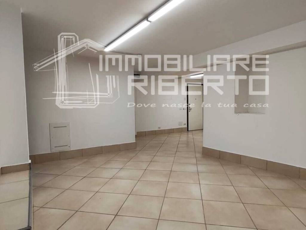 locale di sgombero in affitto a Paderno Dugnano