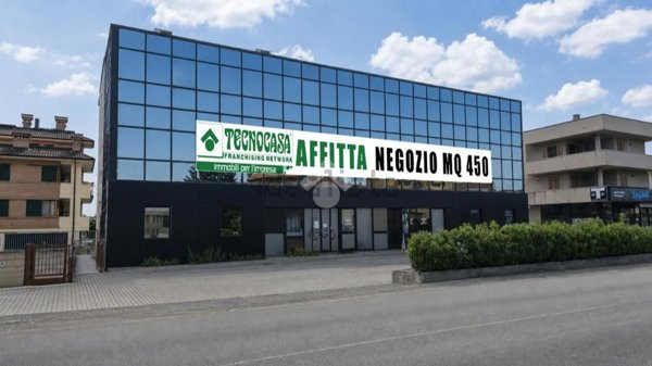 negozio in affitto a Paderno Dugnano in zona Cassina Amata