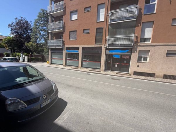 negozio in affitto a Paderno Dugnano