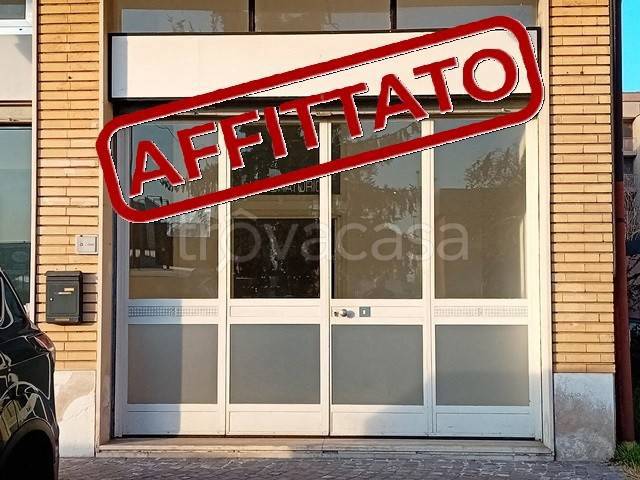 negozio in affitto a Pantigliate