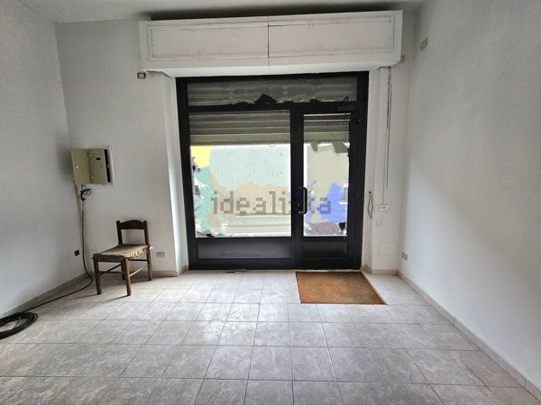 negozio in affitto a Parabiago