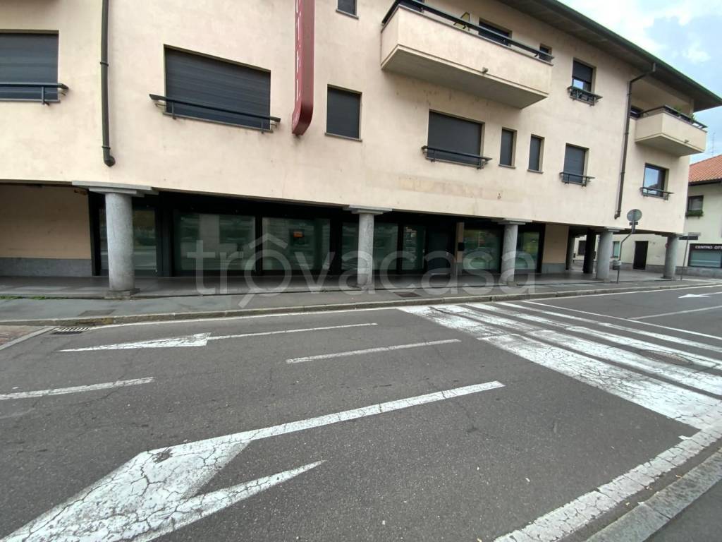 negozio in affitto a Parabiago