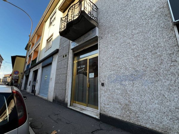 negozio in affitto a Parabiago