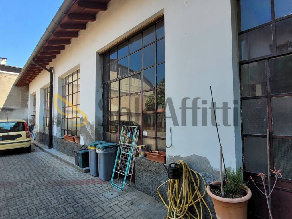 locale commerciale in affitto a Parabiago